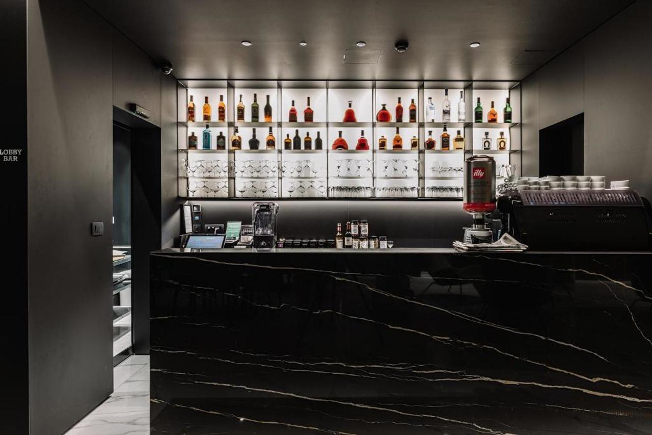 Hotel A Plus Целие Екстериор снимка