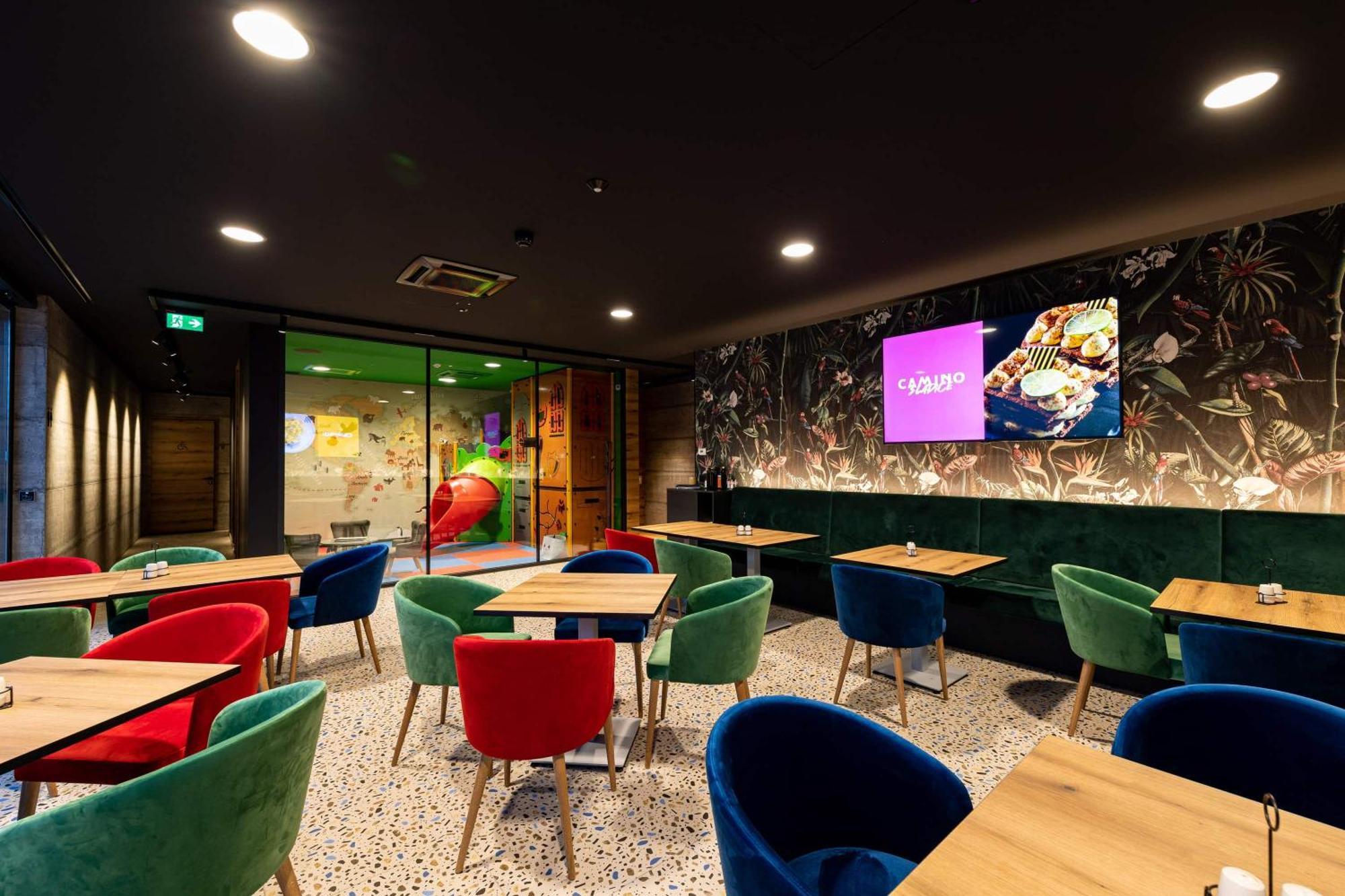Hotel A Plus Целие Екстериор снимка