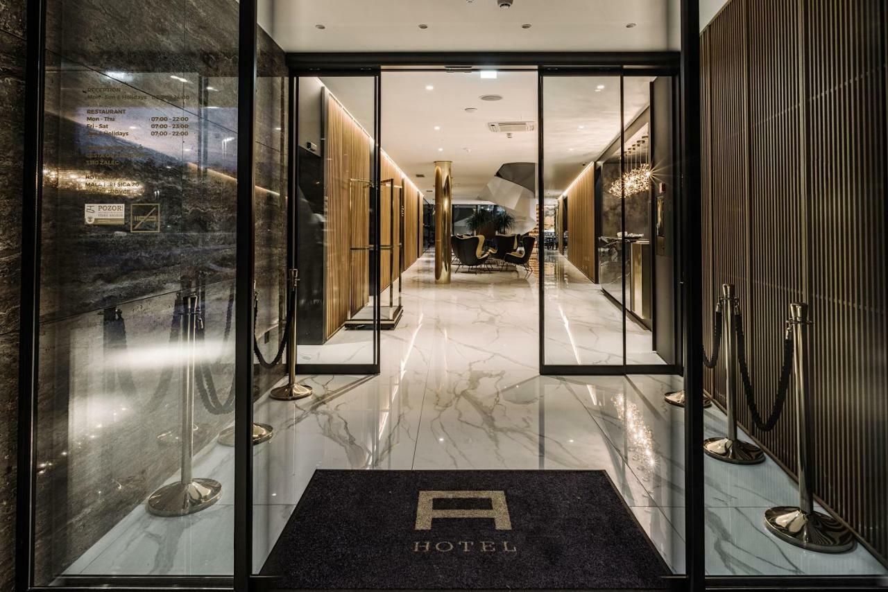Hotel A Plus Целие Екстериор снимка